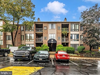18131 Chalet Dr Unit 202, Germantown, MD 20874