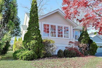 25 Rockland Terrace, Suffern, NY 10901