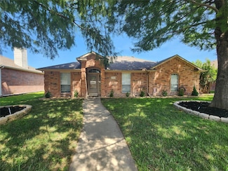 7413 Airline Dr, Rowlett, TX 75089