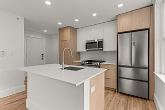 26 Bradlee Rd Unit 305, Medford, MA 02155