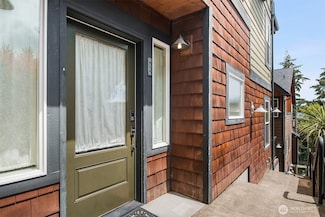 213 26th Ave E Unit B, Seattle, WA 98112