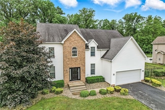 1603 Lori Ln, Hermitage, PA 16148
