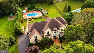 16 Breckenridge Dr, Shamong, NJ 08088
