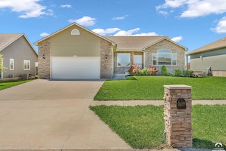 8443 SW 30th St, Topeka, KS 66614