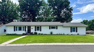 1755 Skier Point, Trenton, MO 64683