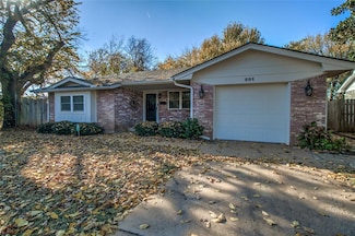 501 Meadow Lake Dr, Edmond, OK 73003