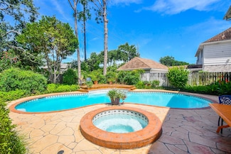 1023 Goldfinch Ave, Sugar Land, TX 77478
