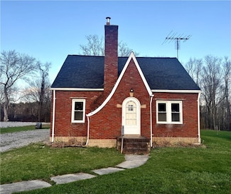 738 N Broad Street Extension, Grove City, PA 16127