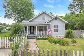 1610 Torreyson St, Conway, AR 72034