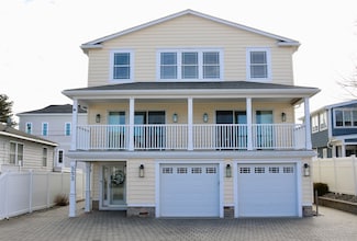 553 Hudson St, Seabrook, NH 03874