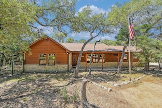 611 Mountain Crest Dr, Wimberley, TX 78676