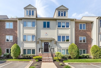 62 Maple St Unit J, Canton, MA 02021