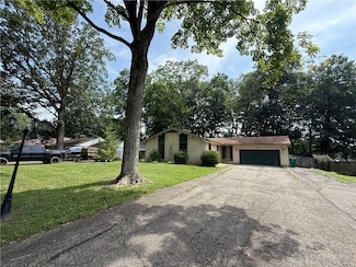 1442 Fudge Dr, Beavercreek, OH 45434
