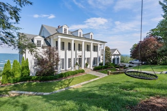 802 W Brow Rd, Lookout Mountain, TN 37350