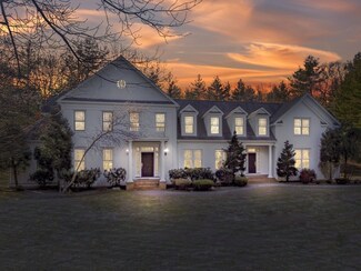 26 Woodridge Rd, Dover, MA 02030