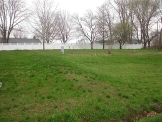 217 Nobles Ct, Loogootee, IN 47553