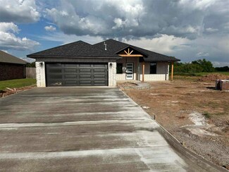 413 NW Creekside, Cache, OK 73527
