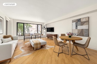 200 Central Park S Unit 3I, New York, NY 10019