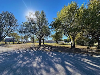 607 W London St, El Reno, OK 73036