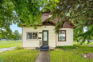 114 2nd Ave SE, Lidgerwood, ND 58053