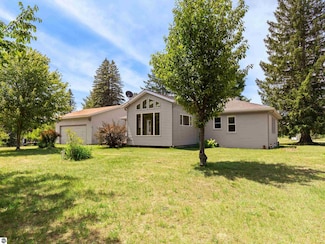 3703 S Carmean Rd, Thompsonville, MI 49683