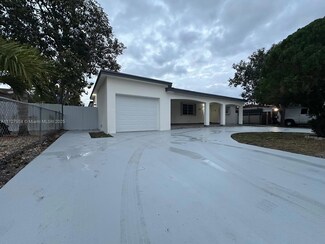 437 W 76th St, Hialeah, FL 33014