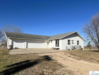 59347 County Road 17 E, Comfrey, MN 56019