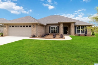 405 Harless Ln, Alabaster, AL 35007