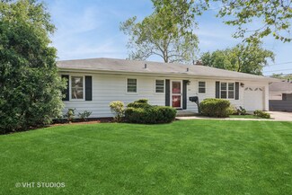 919 Oxford Rd, Glen Ellyn, IL 60137