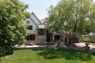 4913 W Sunnyslope Rd, Edina, MN 55424