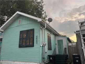 8428 Birch St, New Orleans, LA 70118