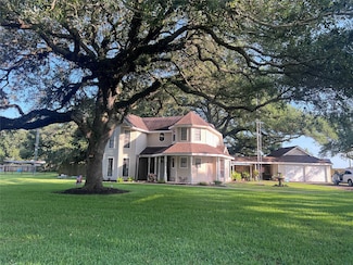 303 Jay St, Boling, TX 77420