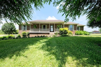 2746 Kinneys Rd, Cedar Hill, TN 37032
