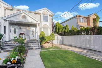 770 Drumgoole Rd W, Staten Island, NY 10312