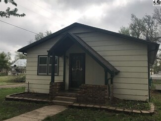 618 S Edwards Ave, Moundridge, KS 67107