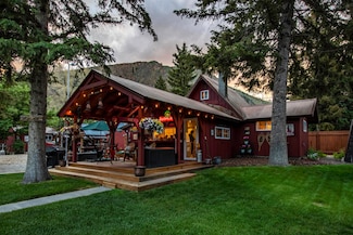 407 & 413 W Bullion St, Hailey, ID 83333