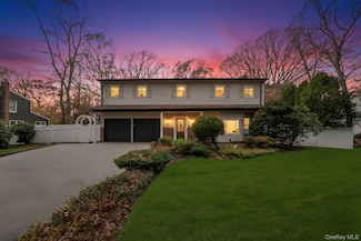 18 Leary Ln, Nesconset, NY 11767