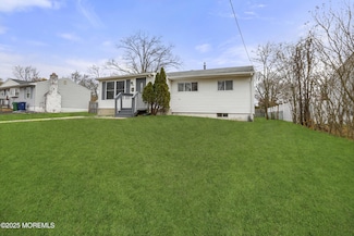 28 Brandies Rd, Toms River, NJ 08757