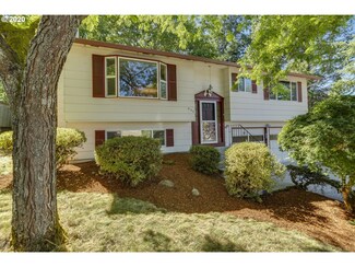 638 SW 7th St, Gresham, OR 97080
