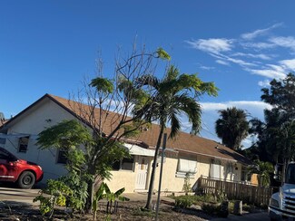 528 E Lakewood Rd, West Palm Beach, FL 33405