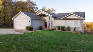 66 Beacon Hill Dr, Lake Ozark, MO 65049