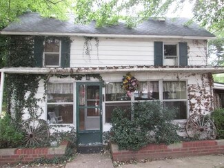 809 N Oak St, Winslow, IN 47598