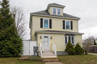 883 Clay St, Manchester, NH 03103