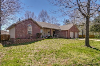 1028 Daniels St, Aurora, MO 65605