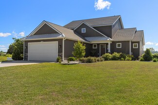 7580 Northport Dr NE, Rockford, MI 49341