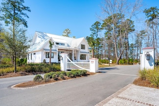 105 Peninsula Dr, Ravenel, SC 29470