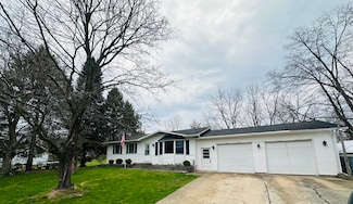 2107 Maple Ln, Hastings, MI 49058