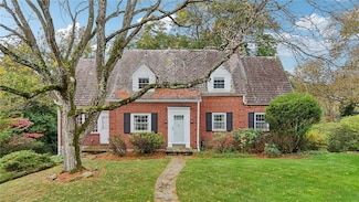 12 Holland Rd, Pittsburgh, PA 15235