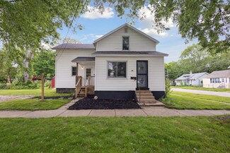 424 N 7th St, Niles, MI 49120