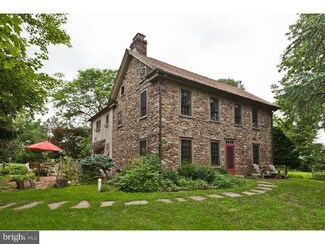 38 Homestead Rd, Kintnersville, PA 18930